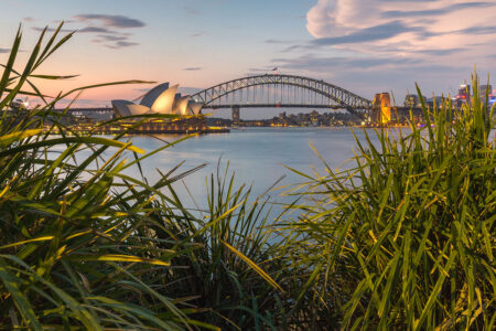 beautiful-shot-sydney-opera-house-sydney-harbor-bridge