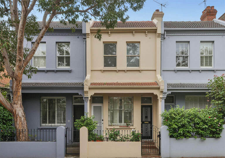 traditional terrace houses in sydneys inner west